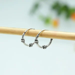 Trendy Unisex Silver Bali Earrings with Sleek Design